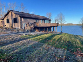Cozy 3BR Lakefront Home w Guest House Available